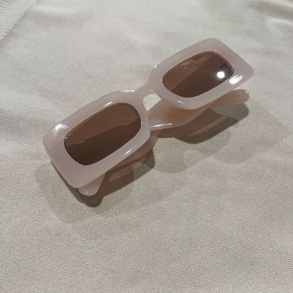 Y2K sunglasses blush